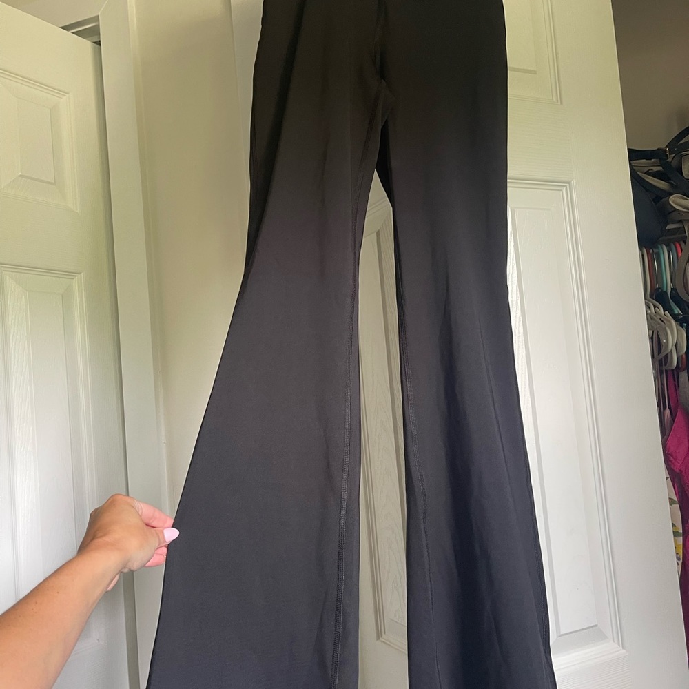 BRAND NEW WITH TAGS Victoria Secret yoga flare pants